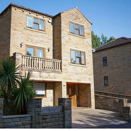 House Of Kaima - 6 Bed Detached Villa Dewsbury Bagian luar foto