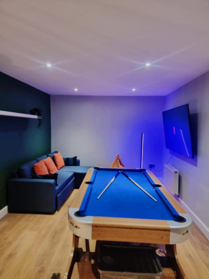 House Of Kaima - 6 Bed Detached Villa Dewsbury Bagian luar foto