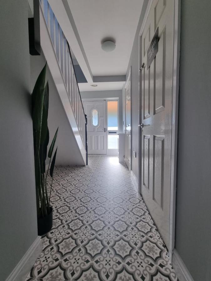 House Of Kaima - 6 Bed Detached Villa Dewsbury Bagian luar foto