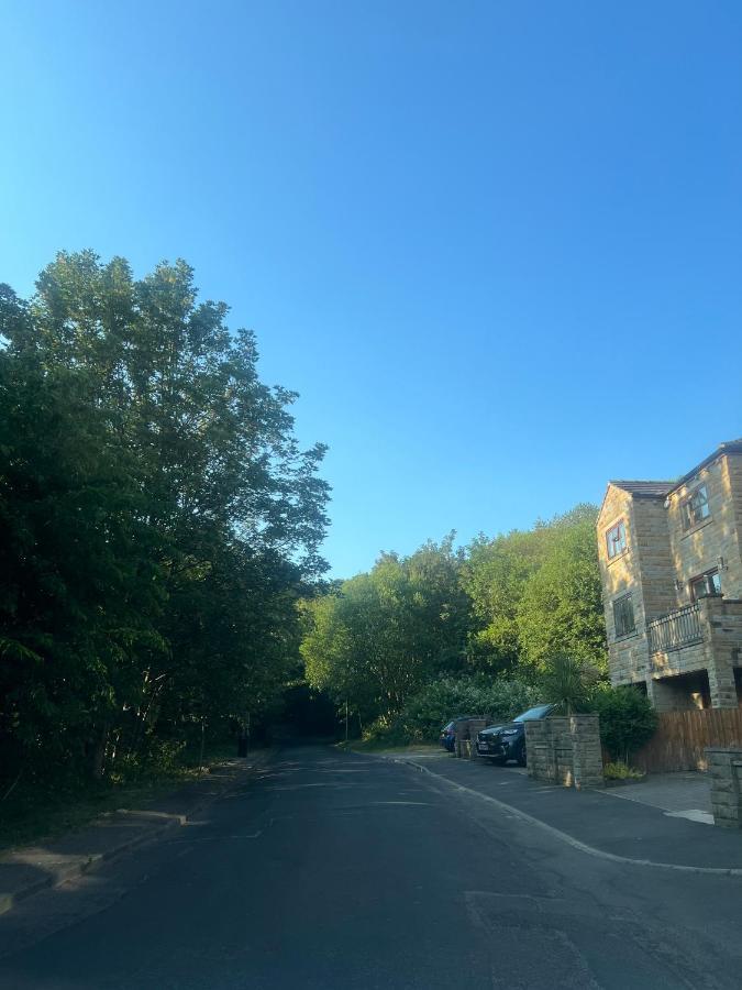 House Of Kaima - 6 Bed Detached Villa Dewsbury Bagian luar foto