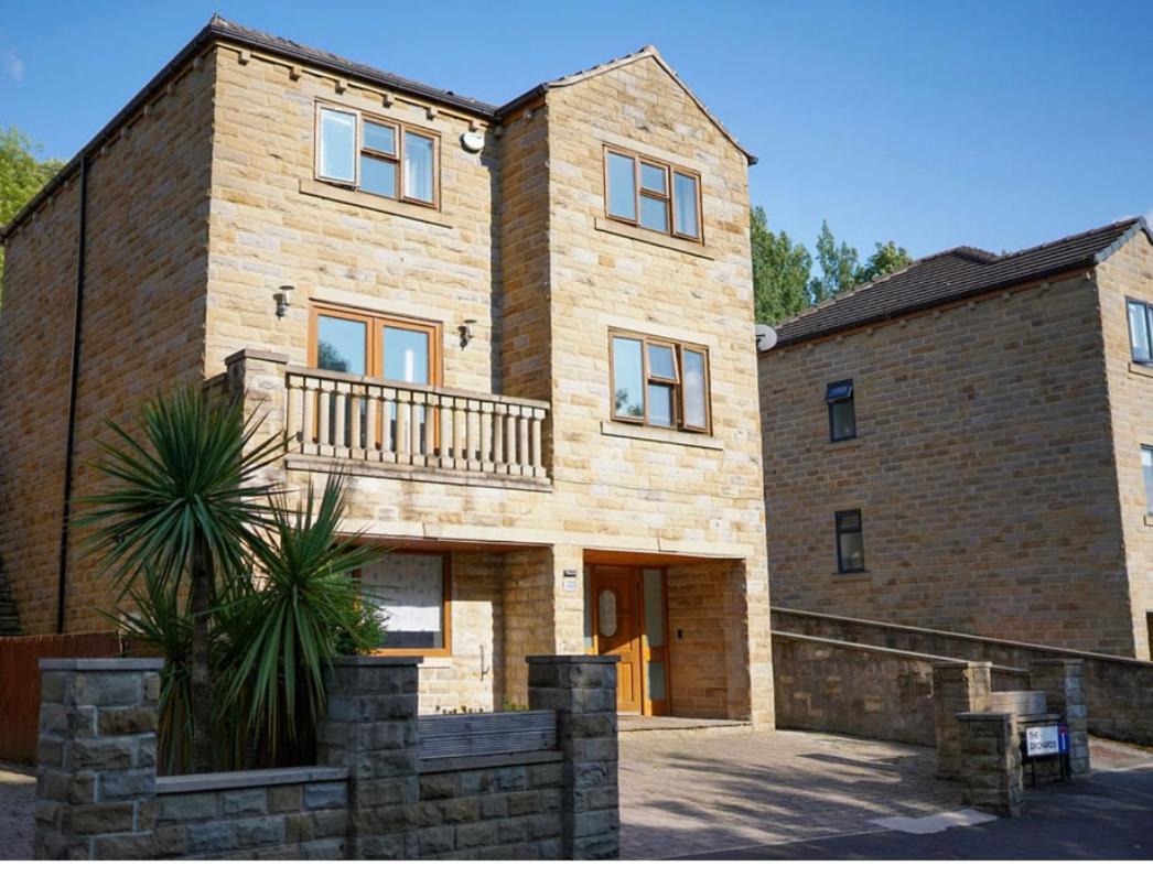 House Of Kaima - 6 Bed Detached Villa Dewsbury Bagian luar foto